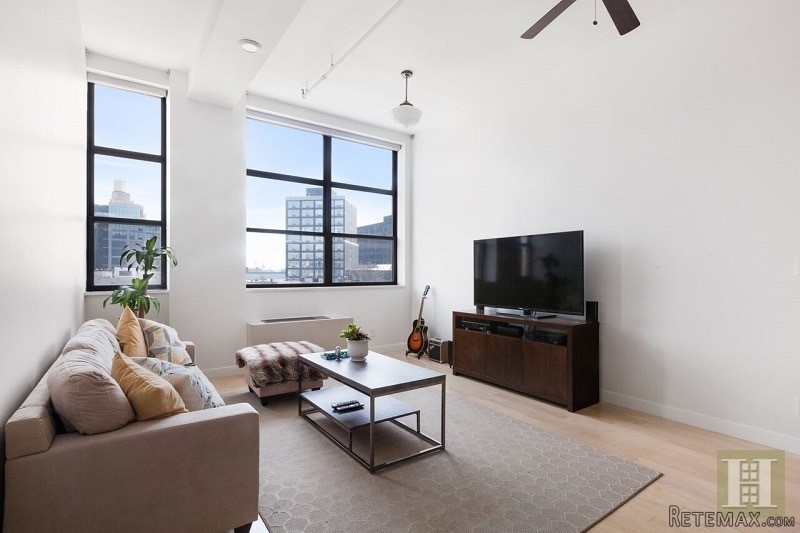 1 bedroom Apartment For Sale: LARGE 1..