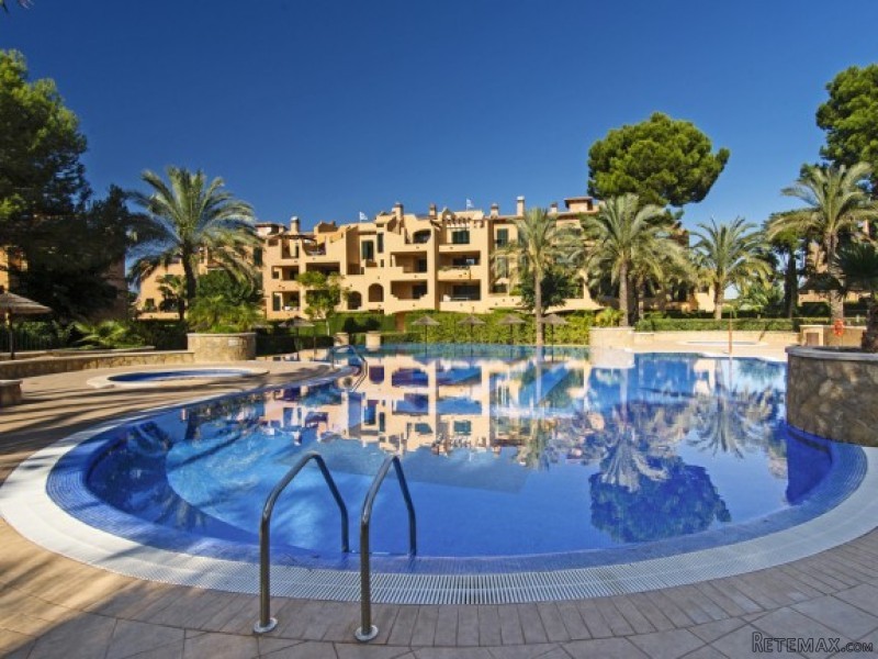 South Facing Modern Apartment In Puig..