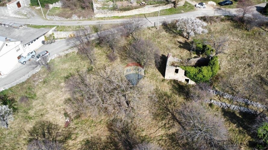 Crikvenica, Bribir- građevinsko zemljište od 961m2 s ruševi - 2