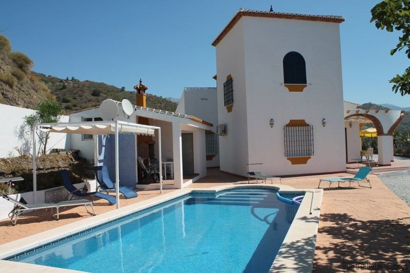 Villa for Sale in Arenas 375.000 €
