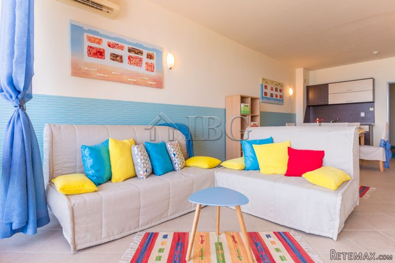 Beachfront 2-bedroom apartment with SEA.. - 2
