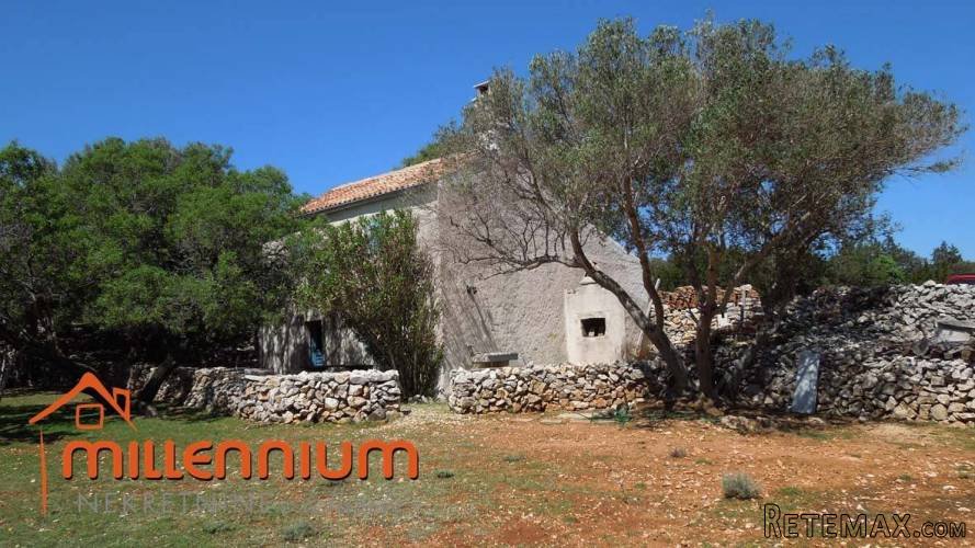 Otok Cres, kućica okružena s čak 77.300m2 zemljišta