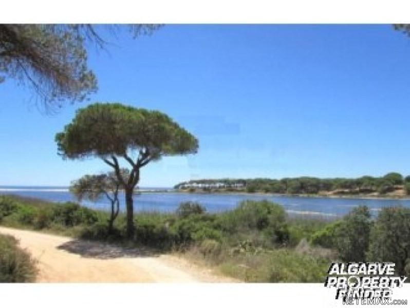 Te Koop: Bouwkavel In Centraal Algarve..