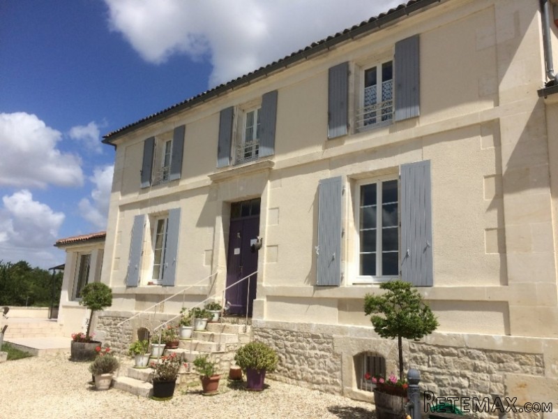 Manor House with Swimming Pool