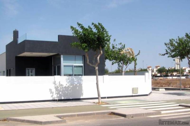 3 Bedroom 2 Bathroom Villa In Pilar De..