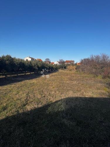 Građevinsko zemljište - 1400m2 - Gornji Zemunik