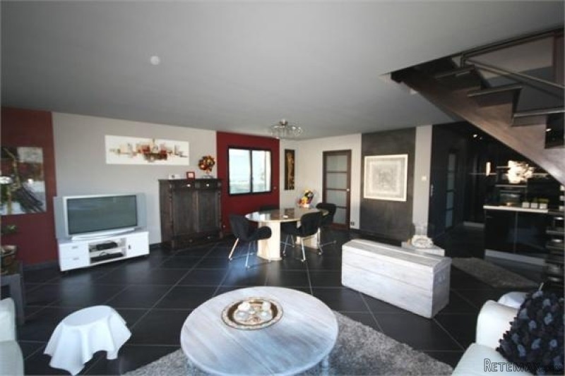 Modern Villa With Garden - 2