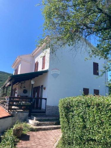 Mošćenička draga, bliža okolica, samostojeća kuća 195 m2, pr - 2