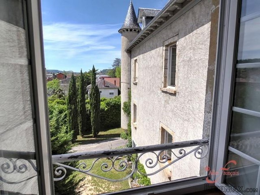 St Céré (Lot) - Chateau 'en-ville' with numerous options. L.. - 2