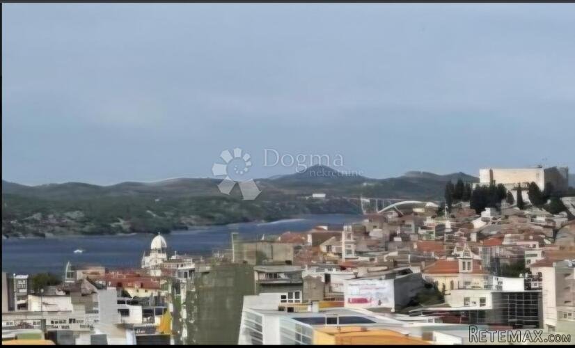 Stan s pogledom na more, Baldekin - 2