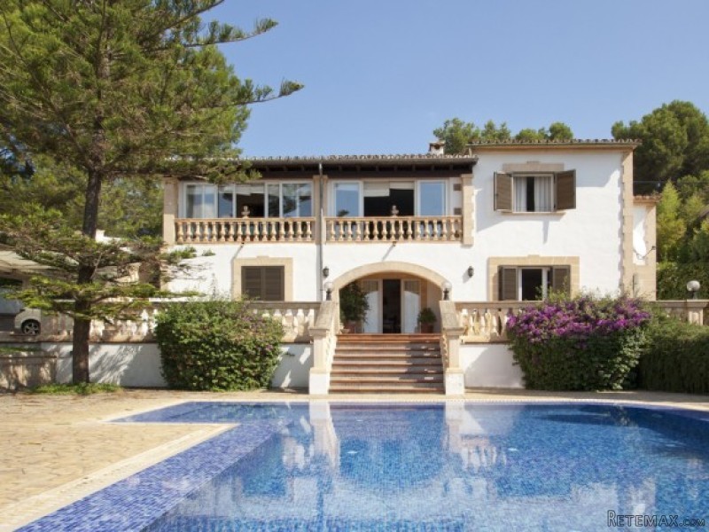 Charming Property With Mature Gardens.. - 2