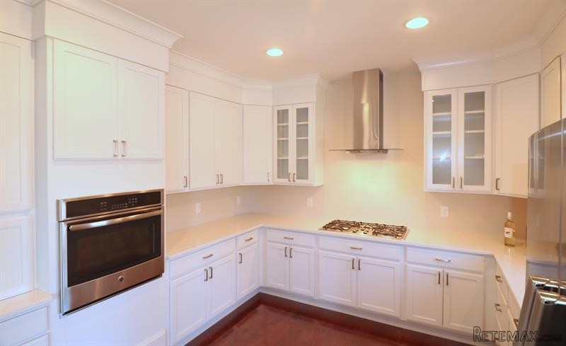 4 bedroom House For Sale: 28 Knoll Ct.. - 2