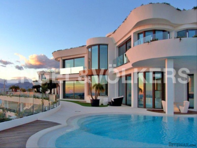 Luxury Mansion In Benidorm