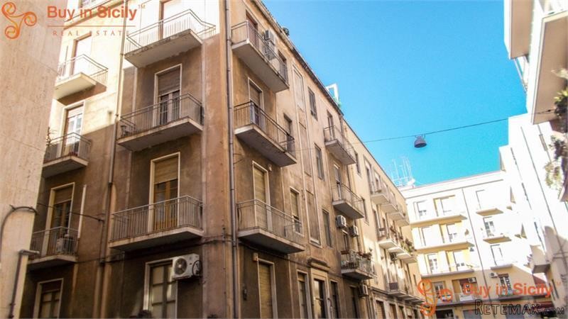 5 bedroom Apartment For Sale: Catania - 2