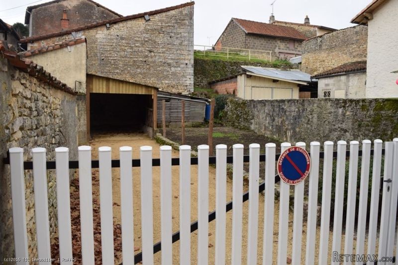 4 Bedroom Townhouse In Ruffec With.. - 2