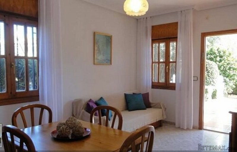 GROUND FLOOR APARTMENT WITH LARGE GARDEN - 2