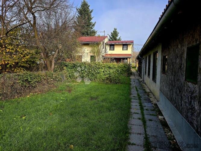 OBITELJSKA KUĆA S VELIKOM OKUĆNICOM – SESVETE (blizina nasel - 2