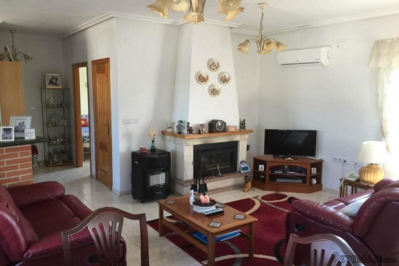 Detached villa with garden, room for a.. - 2