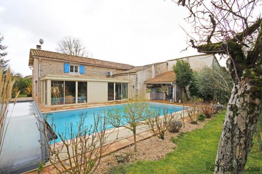 Vançais (79) - Immaculate detached 5bed/4bath stone house with.. - 4