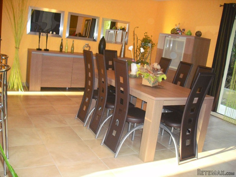 Contemporary House, Nice Plot - 2