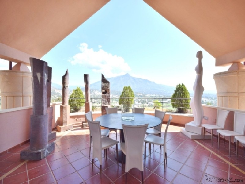 5 Bedroom Corner Penthouse For Sale.. - 2