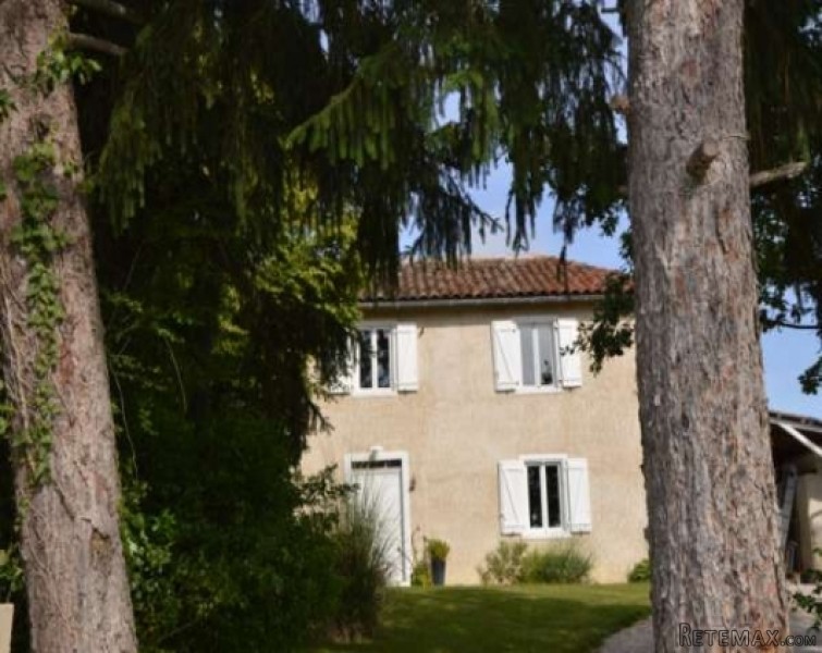 Beautifully Restored Farmhouse With.. - 2