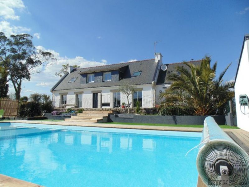 5 Bedroom House with Swimming Pool