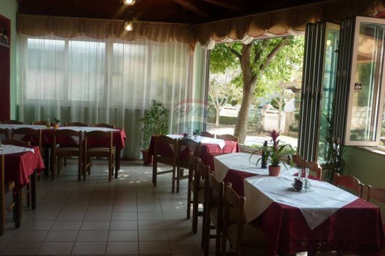 Istra, Pula,KUĆA S RESTORANOM I APARTMANIMA - 2