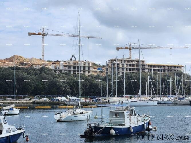 Prodaja modernih stanova u eksluzivnoj zgradi sa pogledom..