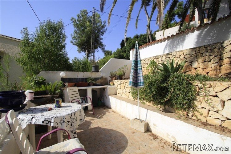 Villa with two family size apartments situated in a.. - 2