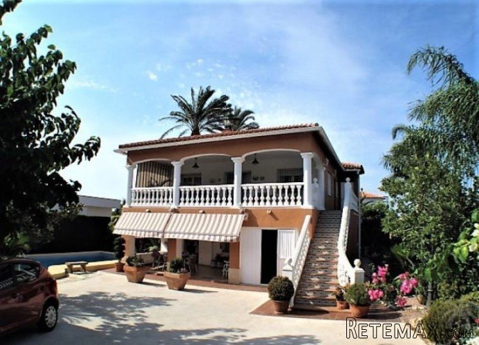 Superb villa for sale close to town and beach in Santa.. - 3
