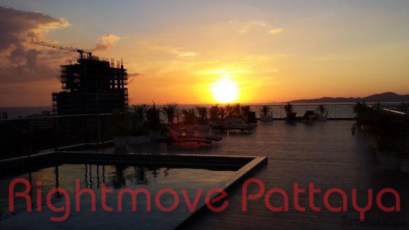 1 Bedroom Condo for sale in Pratumnak -..