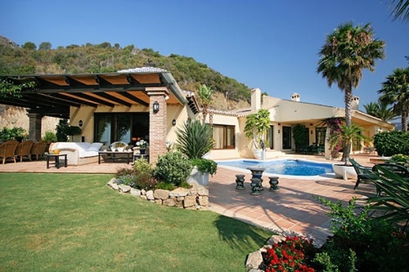 4 Bedrooms - Villa - Malaga - For Sale