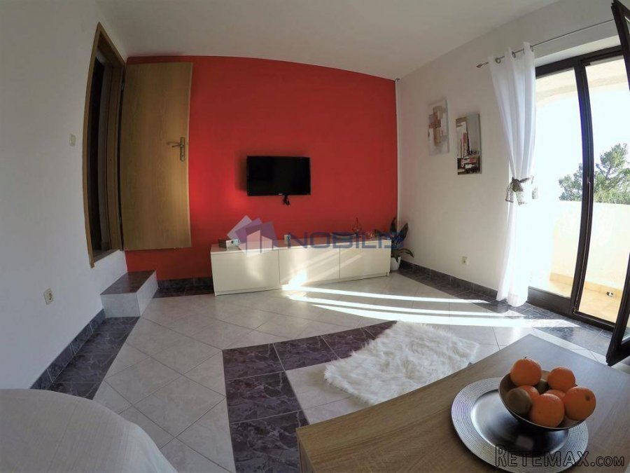Omiš, Stanići, privatna plaža, konoba, 1800m2, 8 apartmana - 5