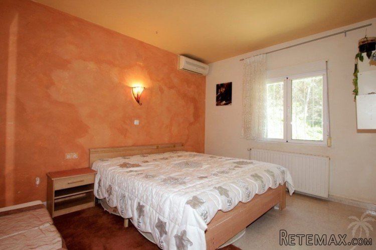 Villa with two family size apartments situated in a.. - 5