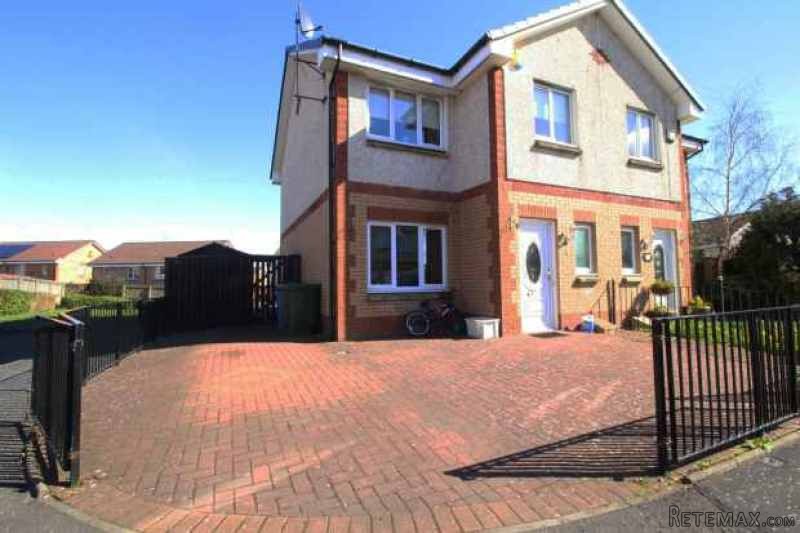 3 bedroom, Semi-detached House house..