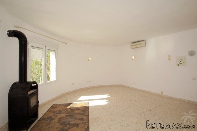 Villa with two family size apartments situated in a.. - 6