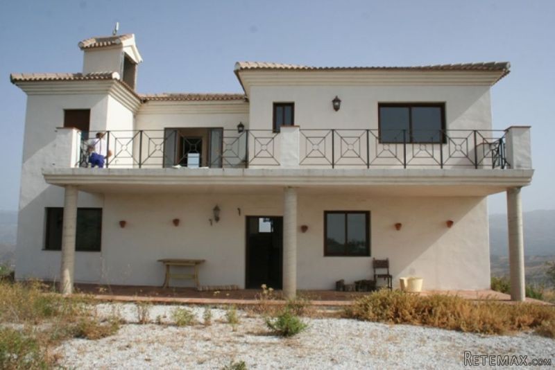 4 bedroom, 2 bathroom Villa, (build 140..