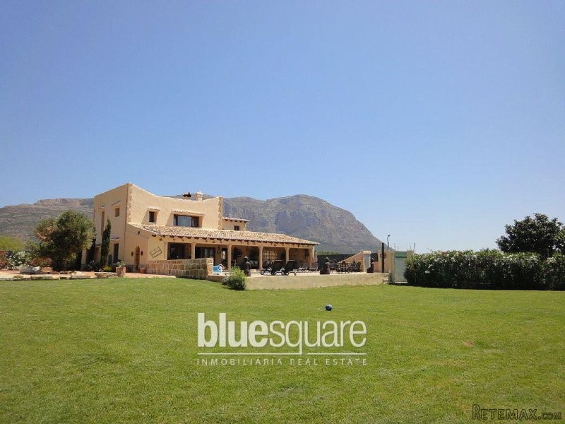Magnificent 4 bedroom finca near Javea..