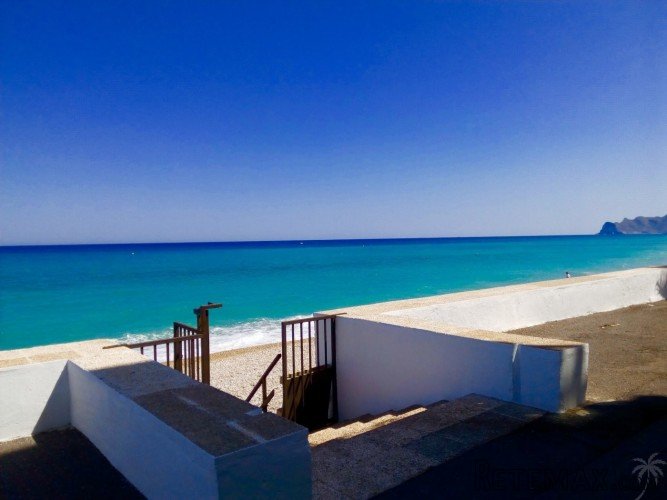 Fantastic renovated apartment by the beach in the popular.. - 2