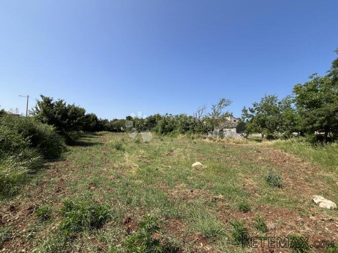 VIŠNJAN OKOLICA, GRAĐEVINSKO ZEMLJIŠTE NA TRAŽENOJ LOKACIJI - 2