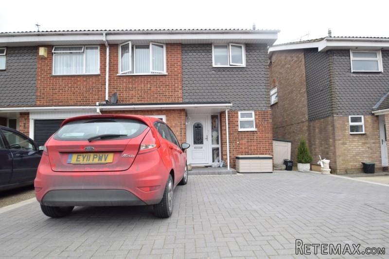 LYNDENE BENFLEET SS7 4DZ