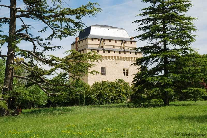 Exceptional, Fortified Gascon Chateau.. - 2