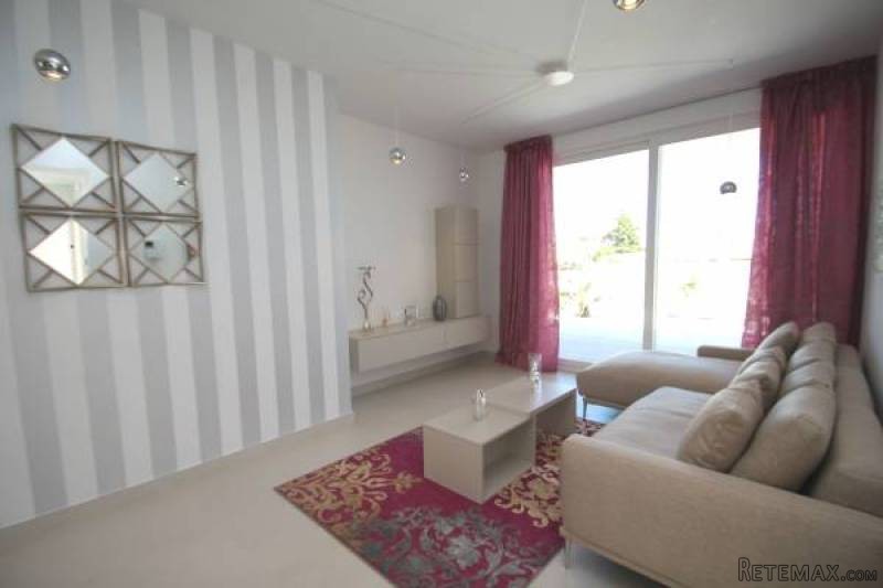 3 Bedroom 2 Bathroom Bungalow In..