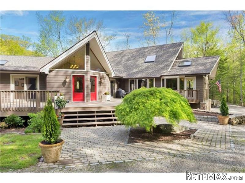 5 bedroom House For Sale: 24 SAMUELSON..