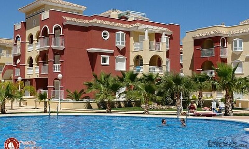 2 Bed Luxurious Apartment minutes from..