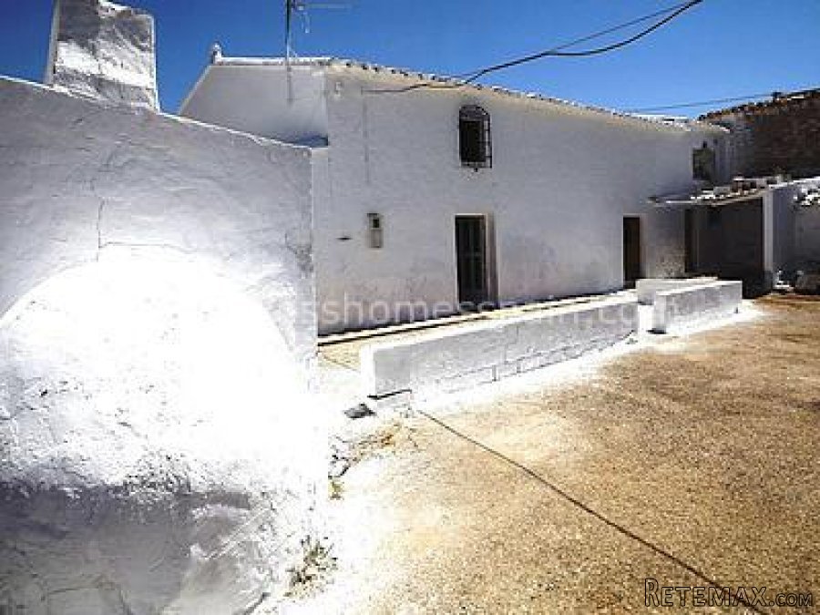 Full of character Country / village house (semi detached.. - 2