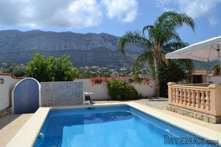 Large villa at the foot of Montgó very near the beach. This.. - 2