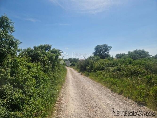 MURVICA - Poljoprivredno zemljište 2182 m2 - 2