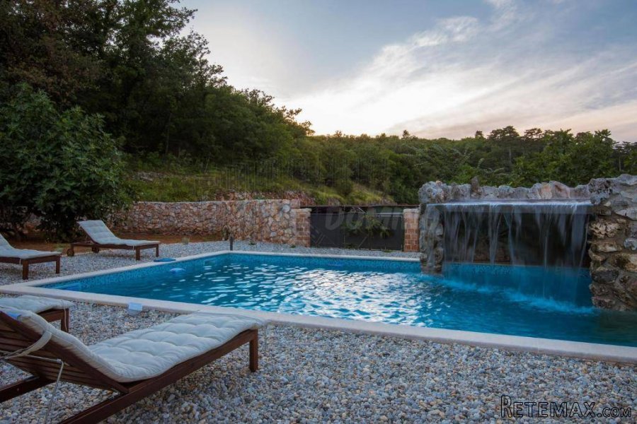Šarmantna vila sa okućnicom od 3000m2 i bazenom! - 4